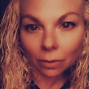 Meet your Posher, Ana